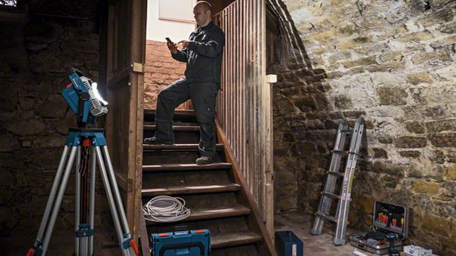 prix avis Projecteur sans fil Bosch GLI 18 V 1200 2200 C Professional pas cher promotion prix avis Projecteur sans fil Bosch GLI 18 V 1200 2200 C Professional pas cher promotion